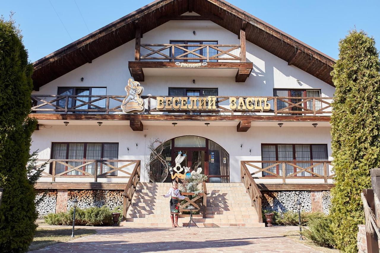 Veselyj Zajets Hotel Pirnove Kültér fotó