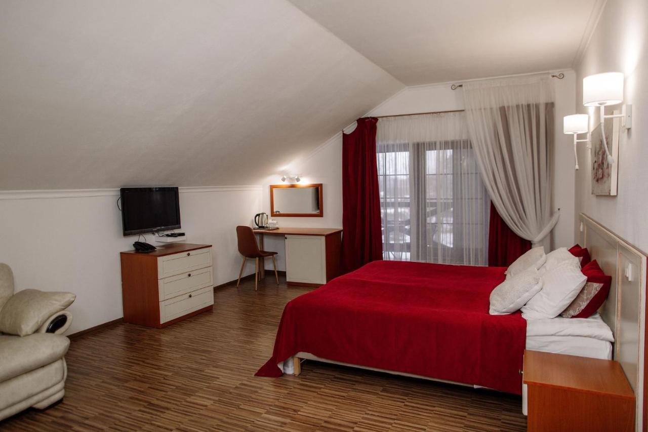 Veselyj Zajets Hotel Pirnove Kültér fotó