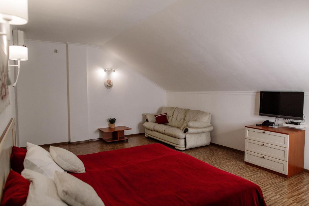 Veselyj Zajets Hotel Pirnove Kültér fotó