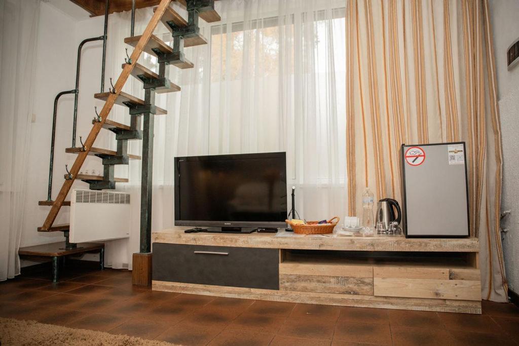 Veselyj Zajets Hotel Pirnove Kültér fotó