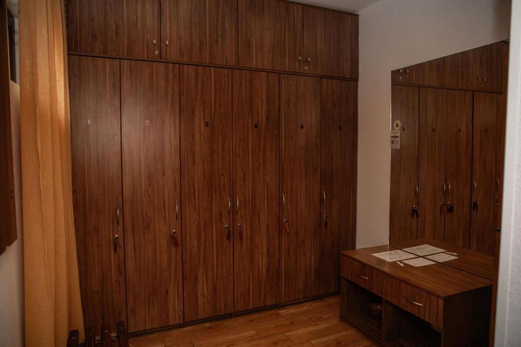 Veselyj Zajets Hotel Pirnove Kültér fotó
